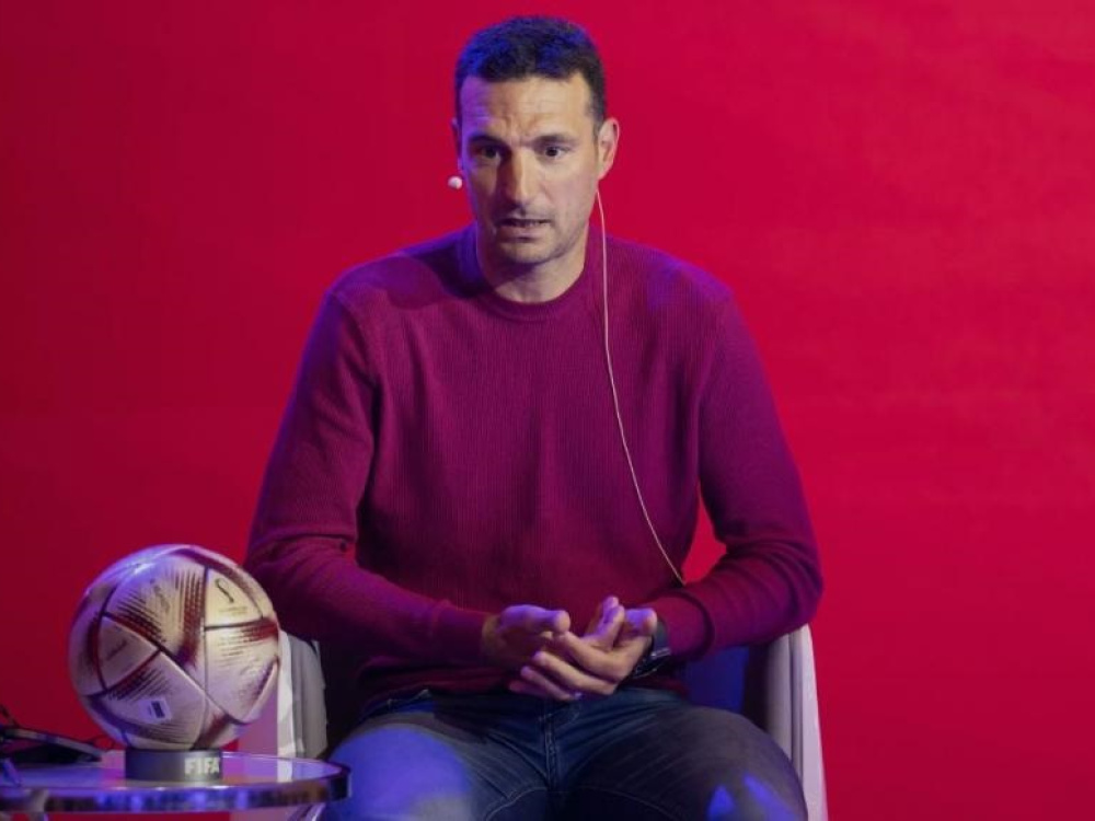 Scaloni participó de un foro de entrenadores de la Copa Mundial de la FIFA