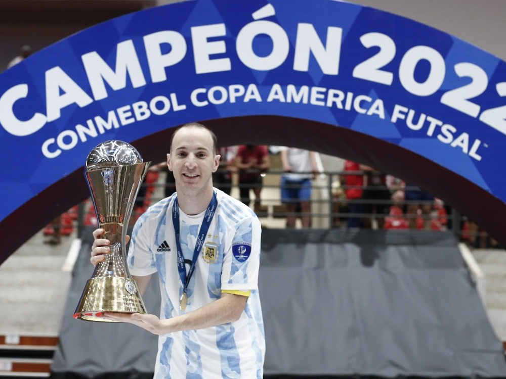 Leandro Cuzzolino: "Nosotros jugamos por amor a la camiseta y a la disciplina"