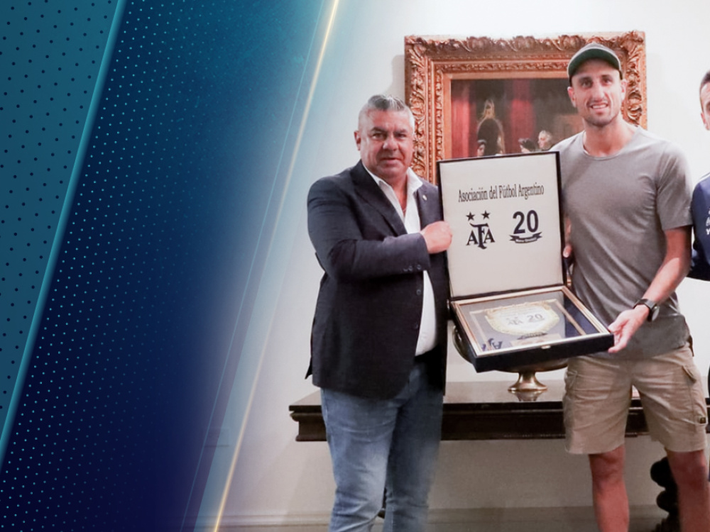 Manu Ginóbili, leyenda del básquet argentino, visitó al plantel que dirige Lionel Scaloni