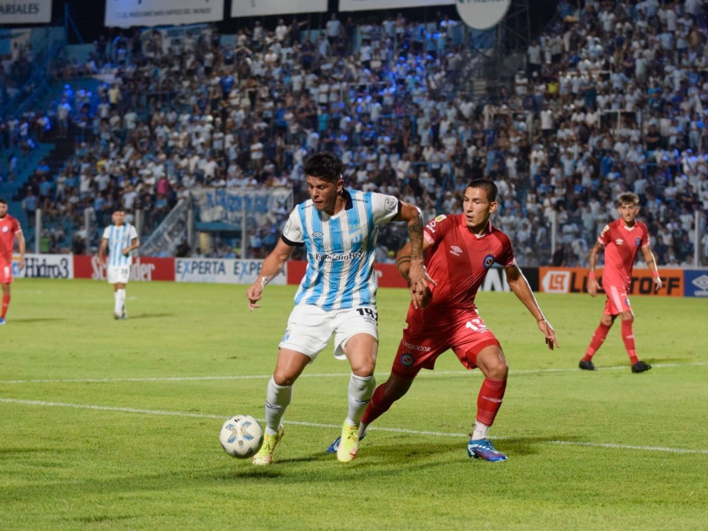 Atl. Tucumán y Argentinos Jrs. empataron sin tantos