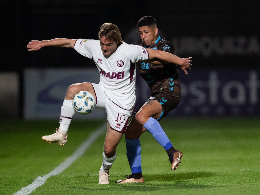 Platense le ganó 2-1 a Lanús