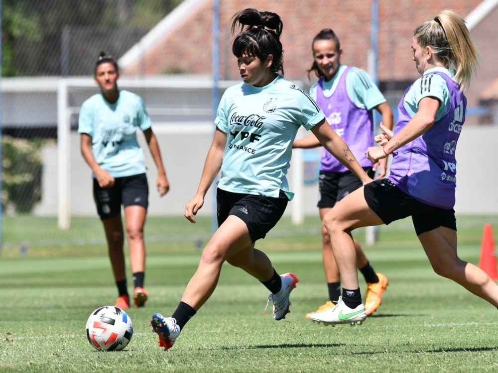Última semana de entrenamiento del 2022 para la preselección femenina local