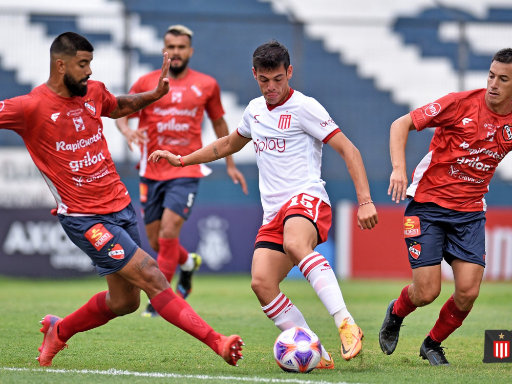 Estudiantes LP se impuso ante Independiente de Chivilcoy por 3 a 0