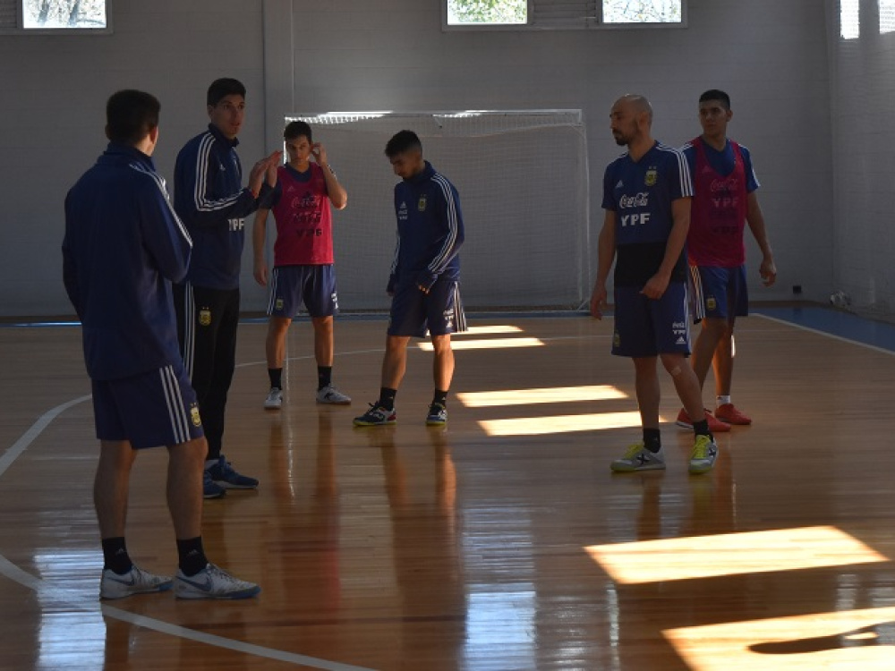 Argentina prepara los partidos con Francia