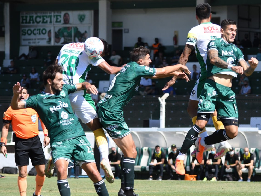 En el primer encuentro del domingo, Sarmiento venció 3-1 a Defensa y Justicia 