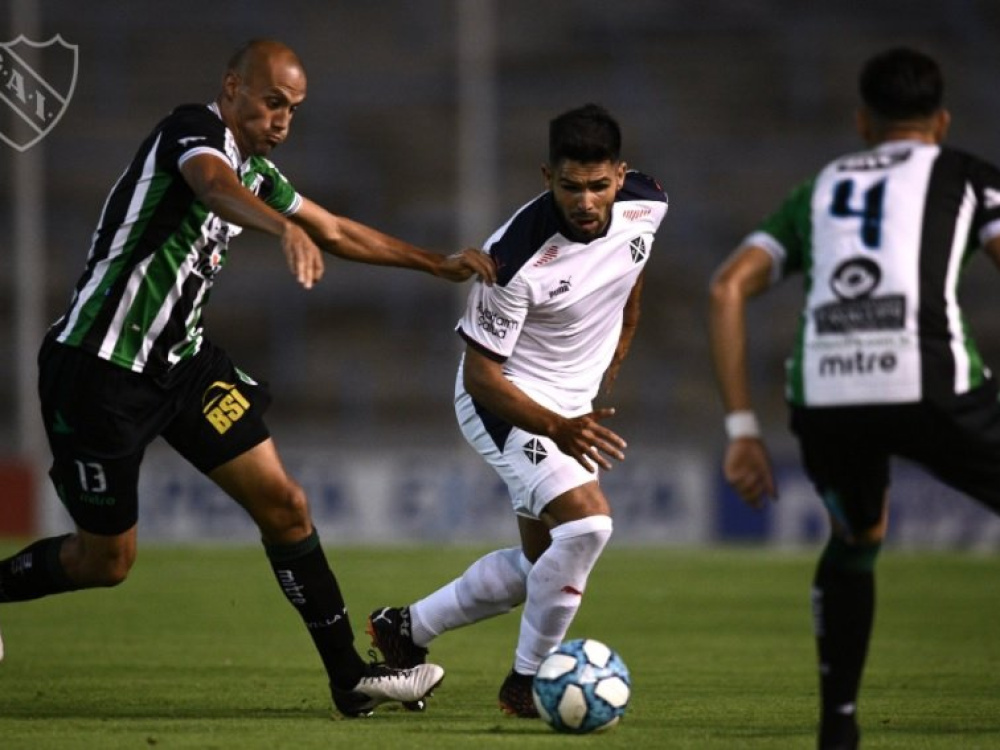 Independiente avanzó a 16avos. de final tras derrotar a Villa Mitre 1-0