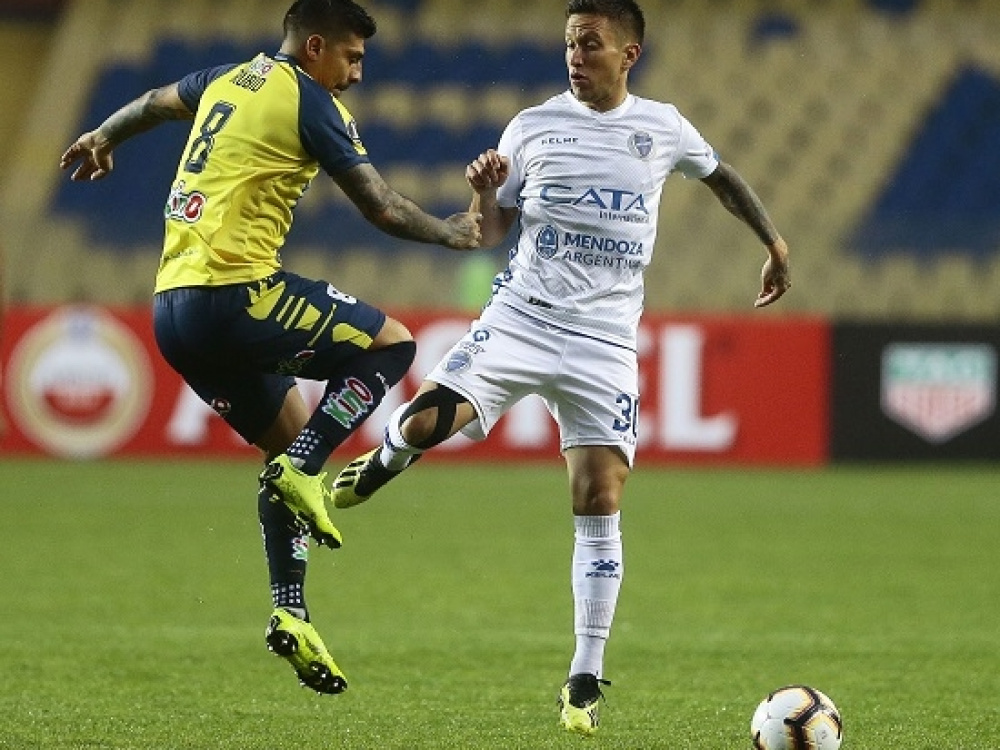 Godoy Cruz igualó en Chile