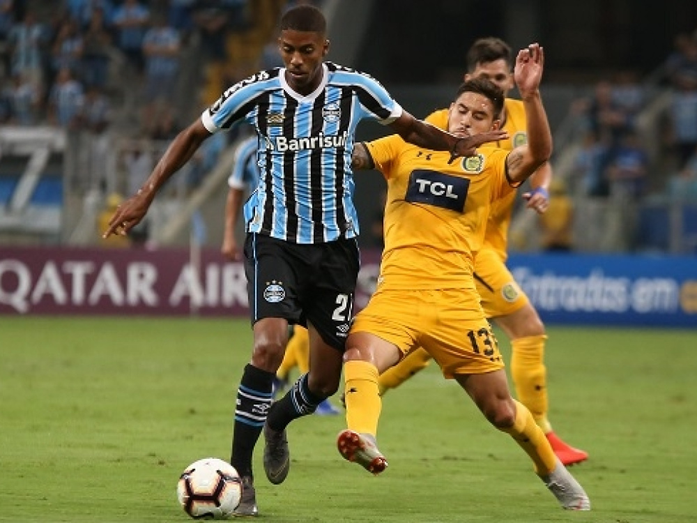 Gremio venció 3-1 a Rosario Central