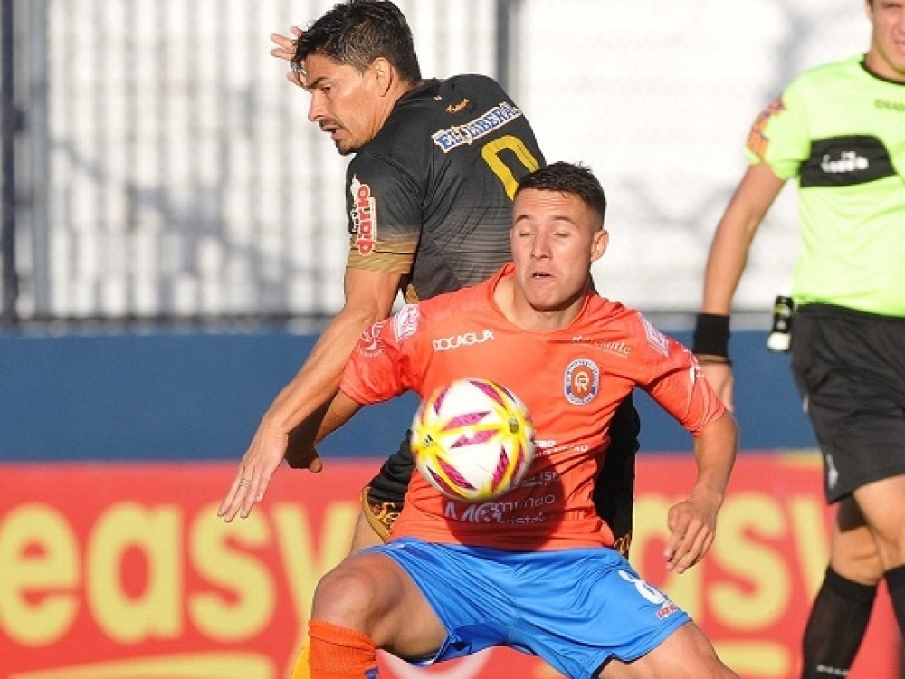 Mitre venció 1-0 Deportivo Roca