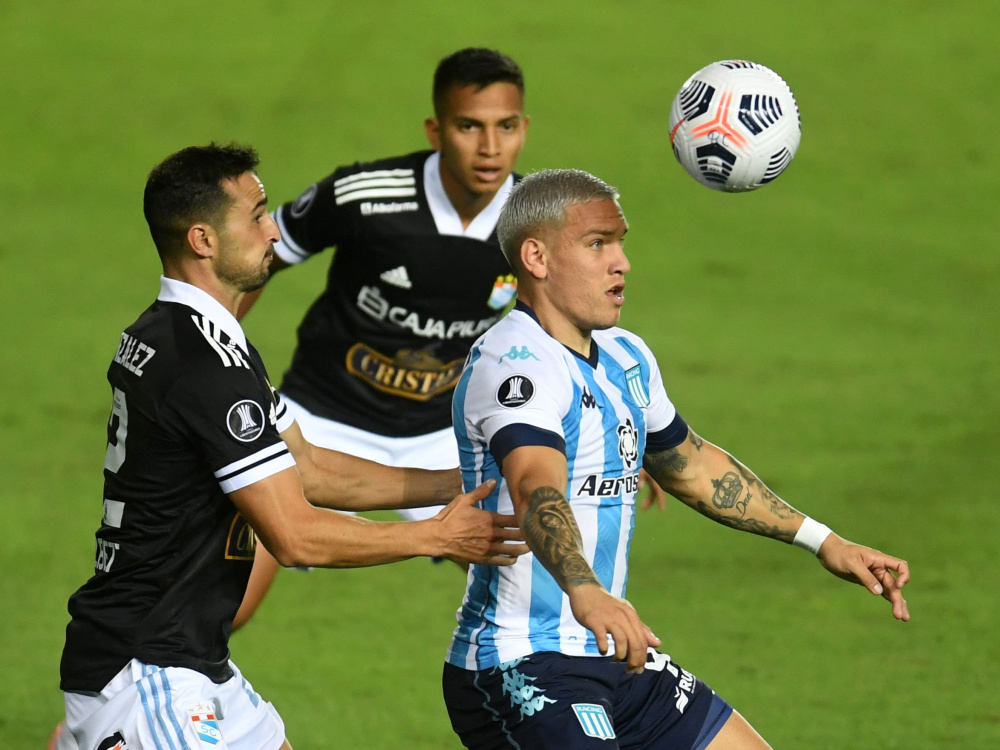 Triunfo de Racing ante Sporting Cristal