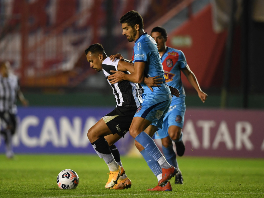 Arsenal igualó sin goles ante Ceará 