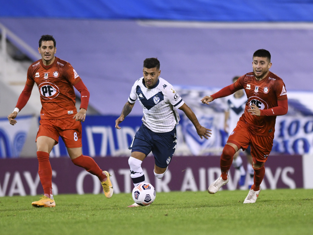 En Liniers, Vélez superó 2-1 a Unión La Calera