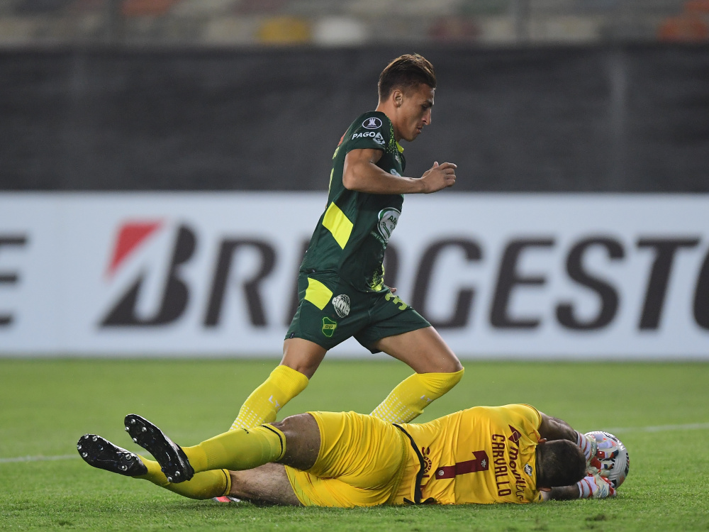 Defensa y Justicia empató ante Universitario en Perú
