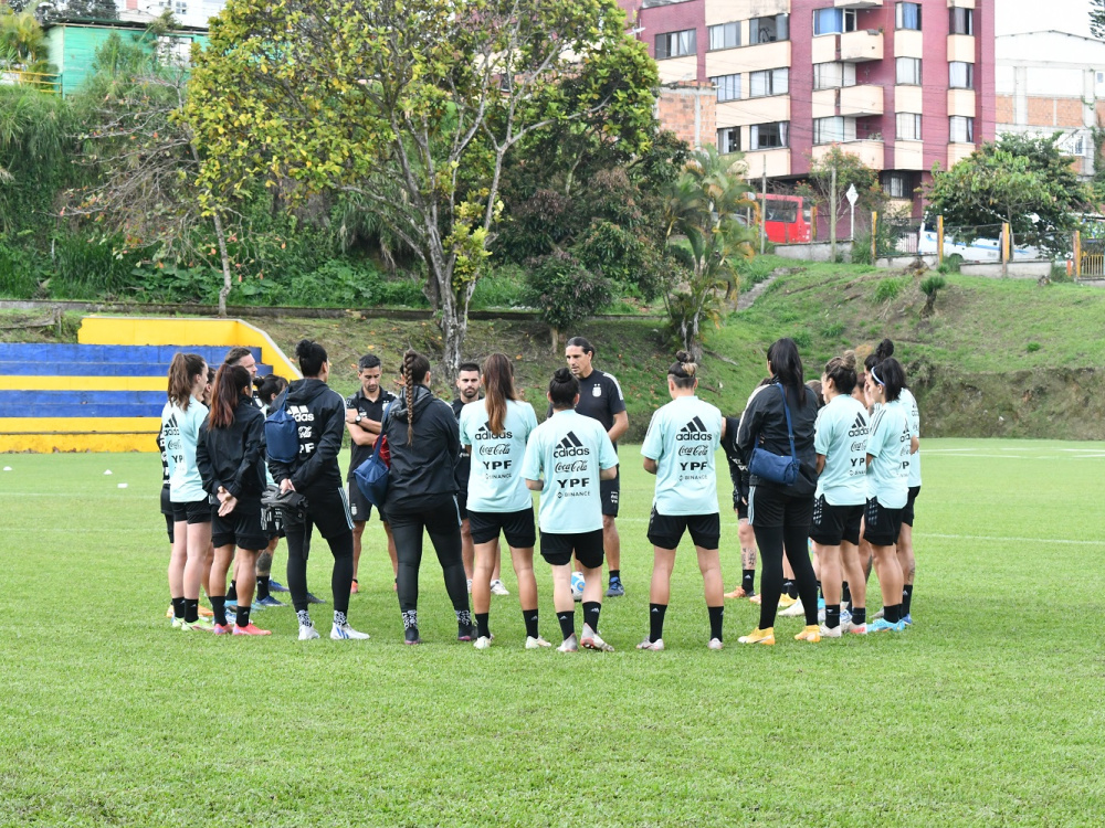 Último entrenamiento de la Selección Femenina antes de enfrentar a Paraguay