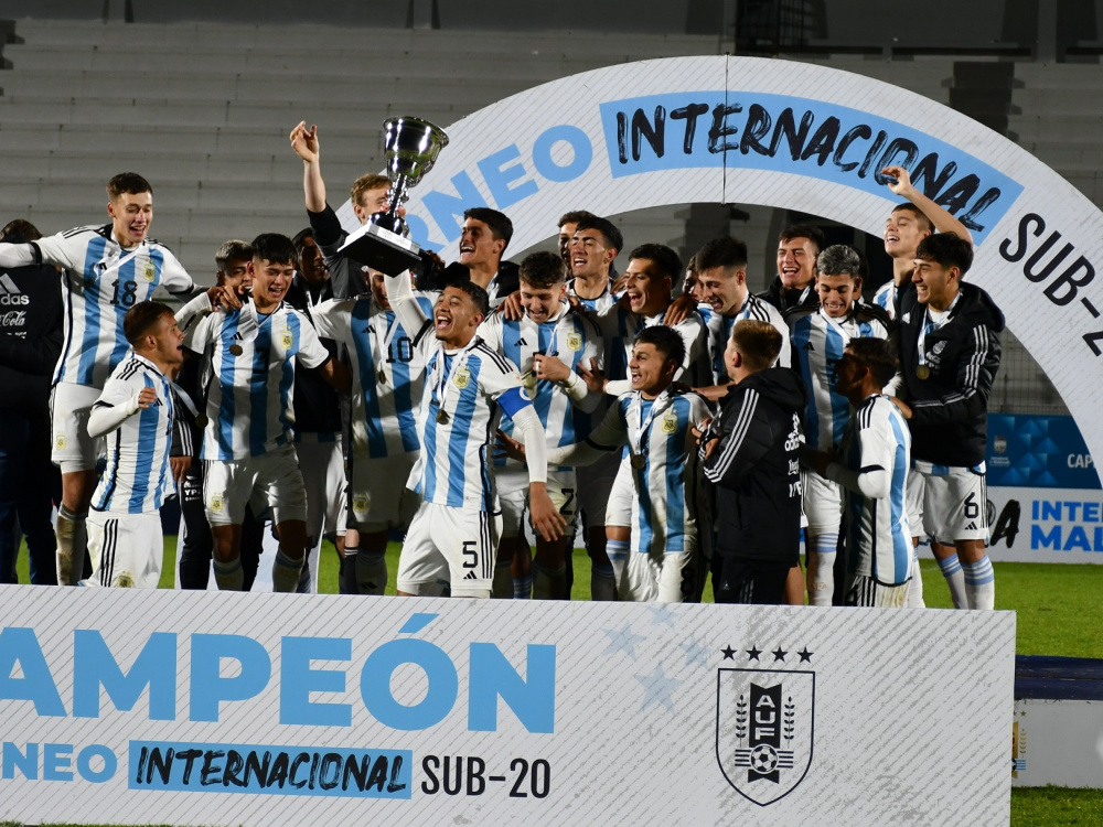 Sub 20: Argentina venció 2-0 a Uruguay y obtuvo la Copa Intendencia de Maldonado