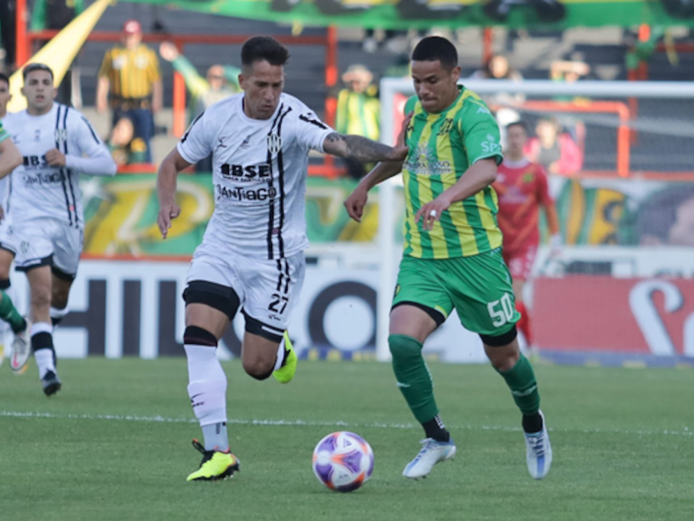 Aldosivi cayó 3-0 ante Central Córdoba en Mar del Plata