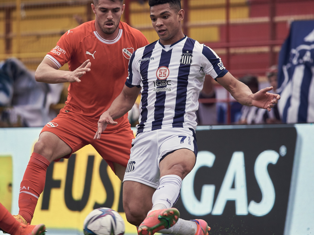 Tras igualar 0-0, Talleres venció por penales a Independiente y se clasificó a las semifinales del certamen