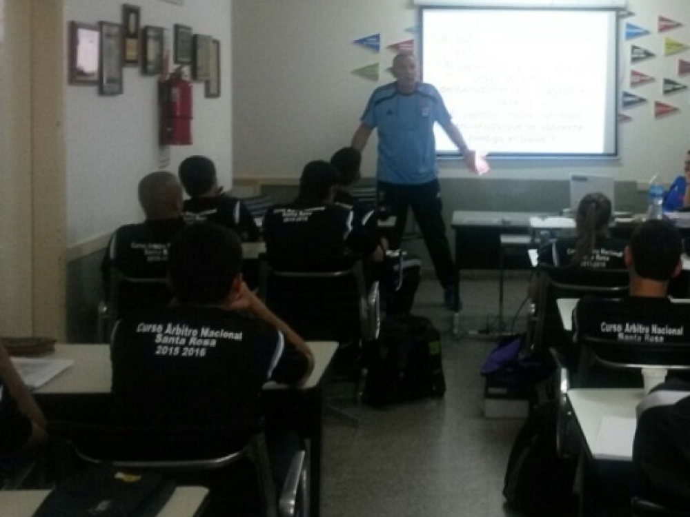 El Interior también tiene silbato