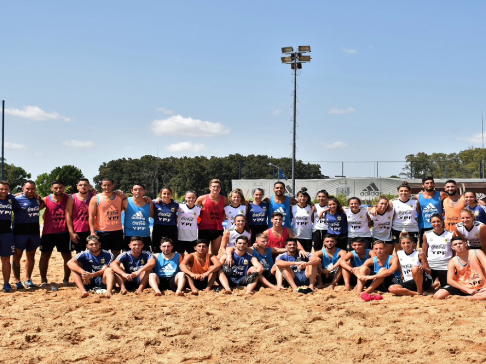 Las Selecciones de fútbol playa jugarán dos partidos exhibición en Mar del Plata