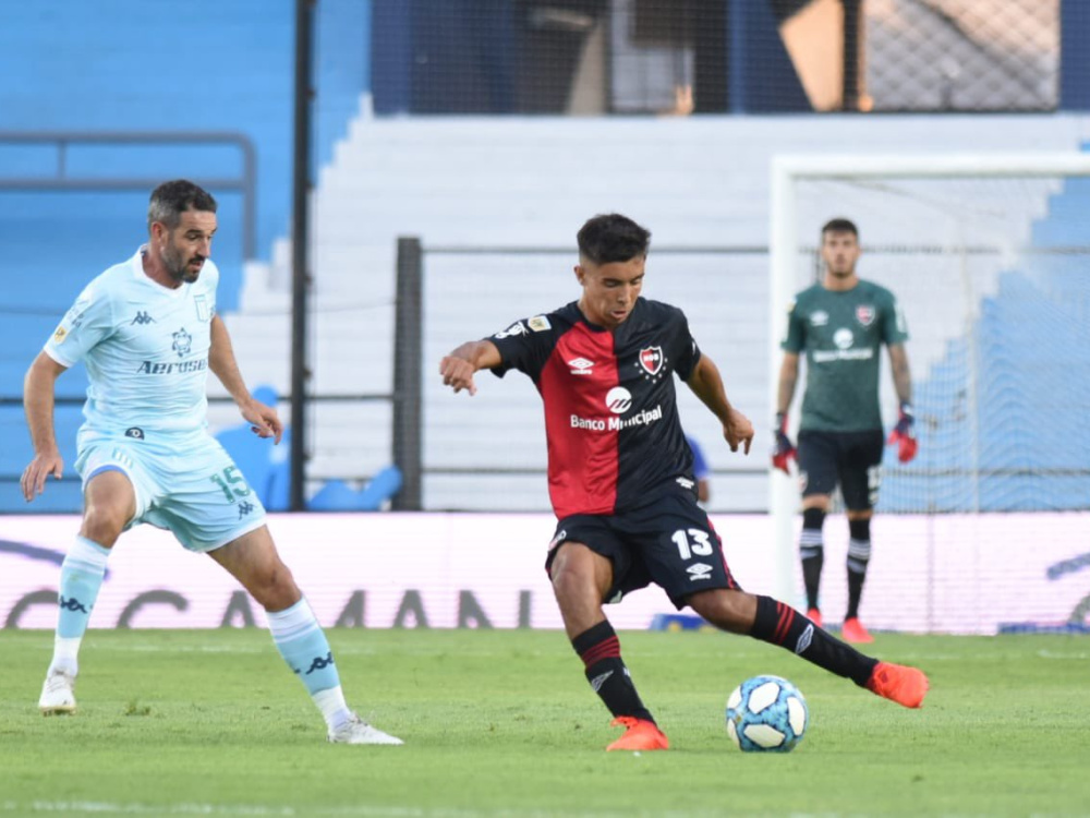 Racing superó 3-1 a Newell's para cerrar su participación en el certamen