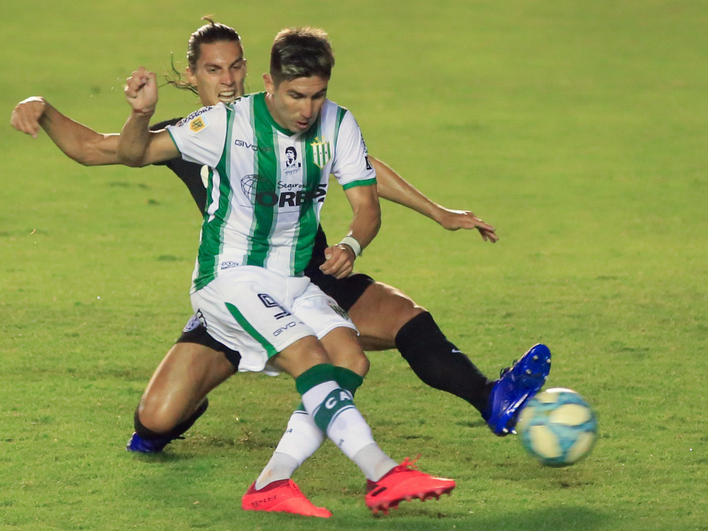 Banfield venció a San Lorenzo y jugará la final del torneo