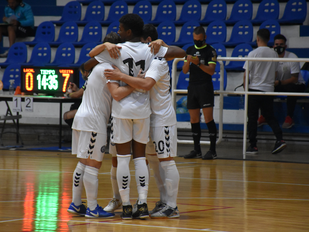 17 de Agosto superó a Banfield