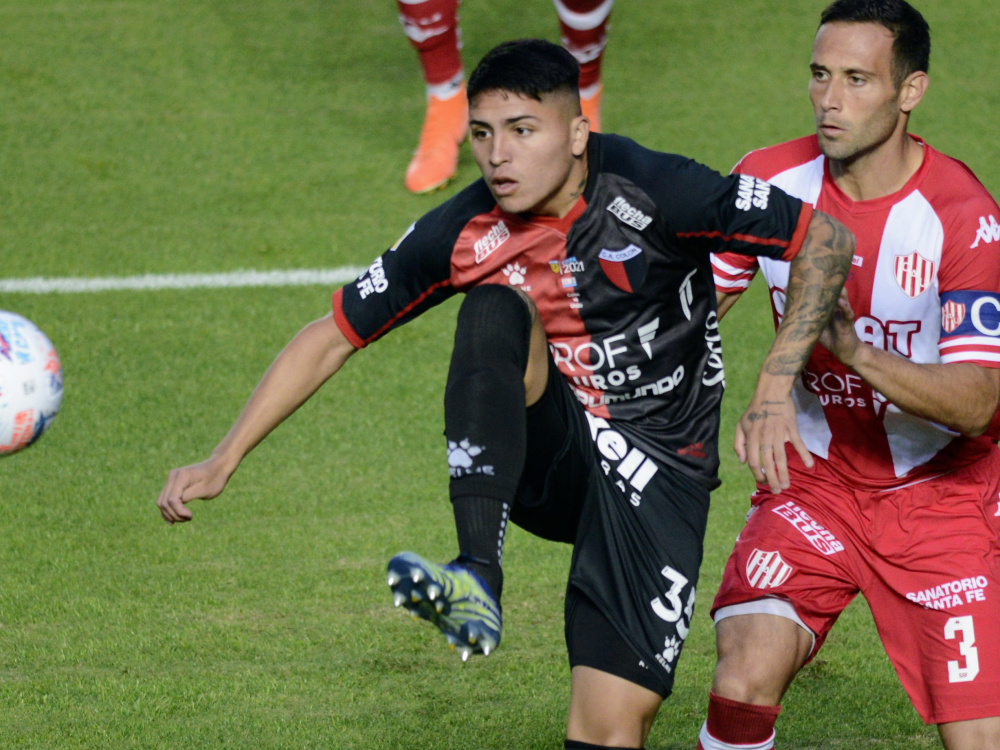 Igualdad en el clásico de Santa Fe 