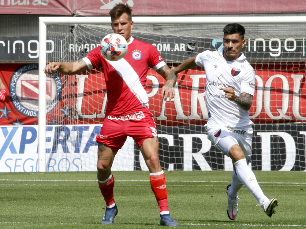 Fútbol en La Paternal: Argentinos derrotó 3-1 a Colón