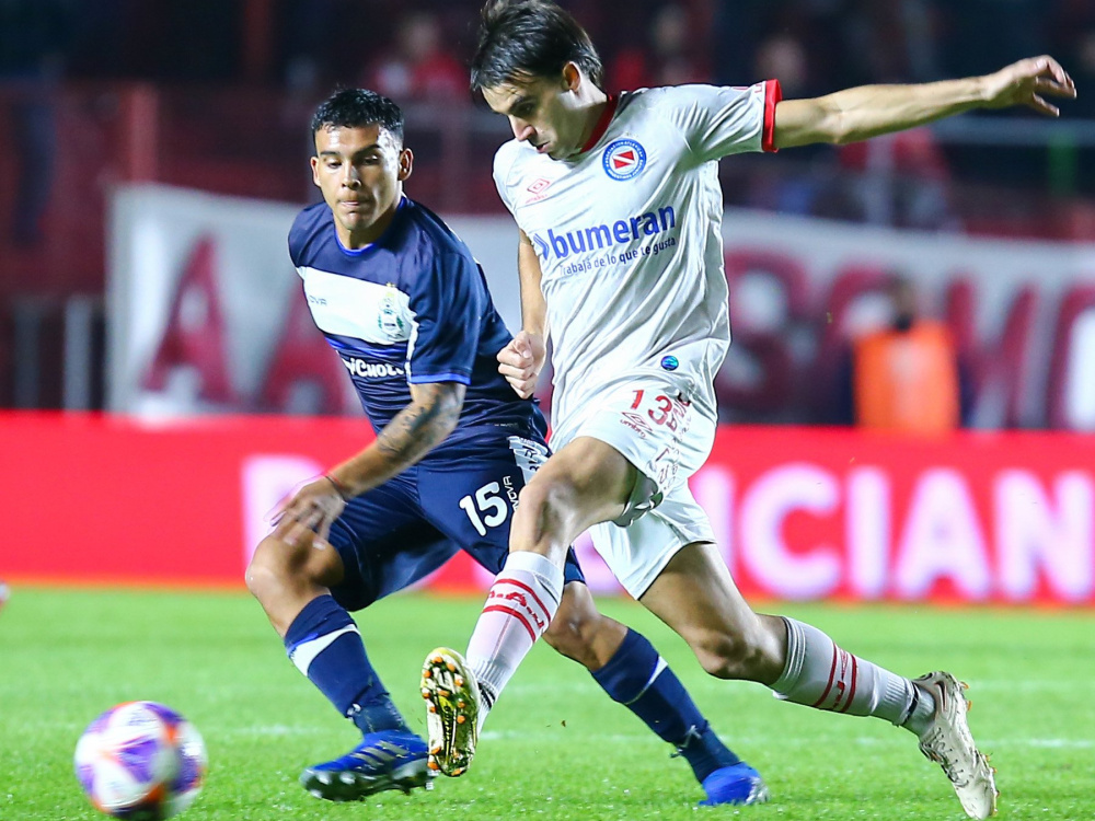 En el cierre de la jornada, Gimnasia le ganó 4-2 a Argentinos