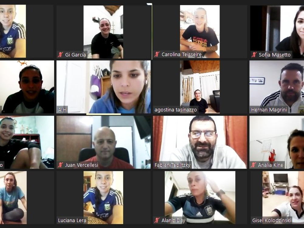 La Selección de fútbol playa se entrenó en forma on line