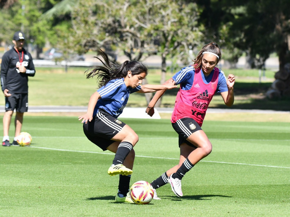 Tarde de entrenamiento para la Sub 17 femenina