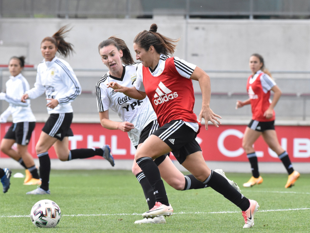 Último entrenamiento de la Selección Femenina en Bilbao