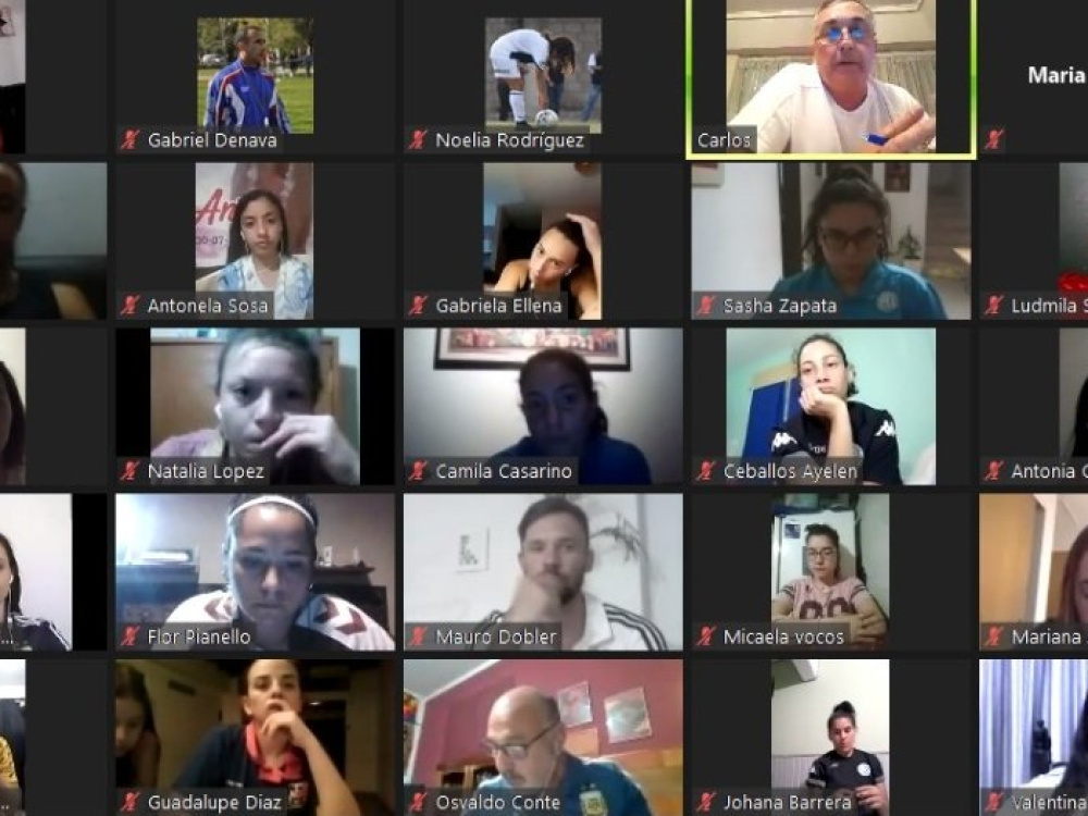 Reunión del cuerpo técnico de la Selección Femenina con jugadoras de Córdoba