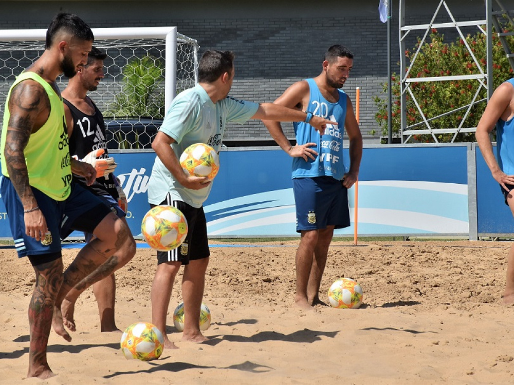 Las Selecciones Mayor y Sub20 de Fútbol Playa regresaron a los entrenamientos