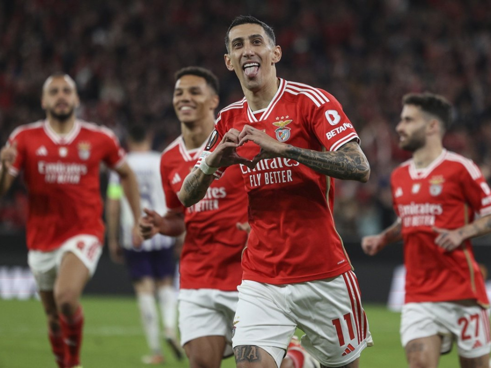 Di María marcó los dos goles en la victoria 2-1 de Benfica sobre Toulouse