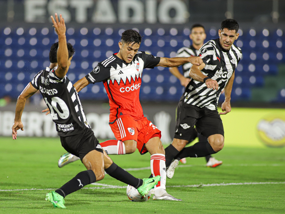River derrotó 2-1 a Libertad