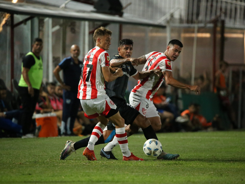Instituto le ganó 3-0 a Atlético Tucumán