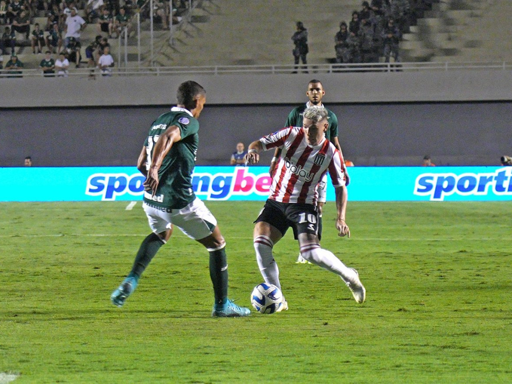 Estudiantes derrotó a Goiás y pasó a la siguiente fase del certamen