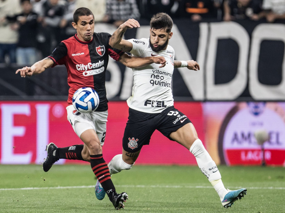 Newell's cayó 2-1 con Corinthians en Brasil