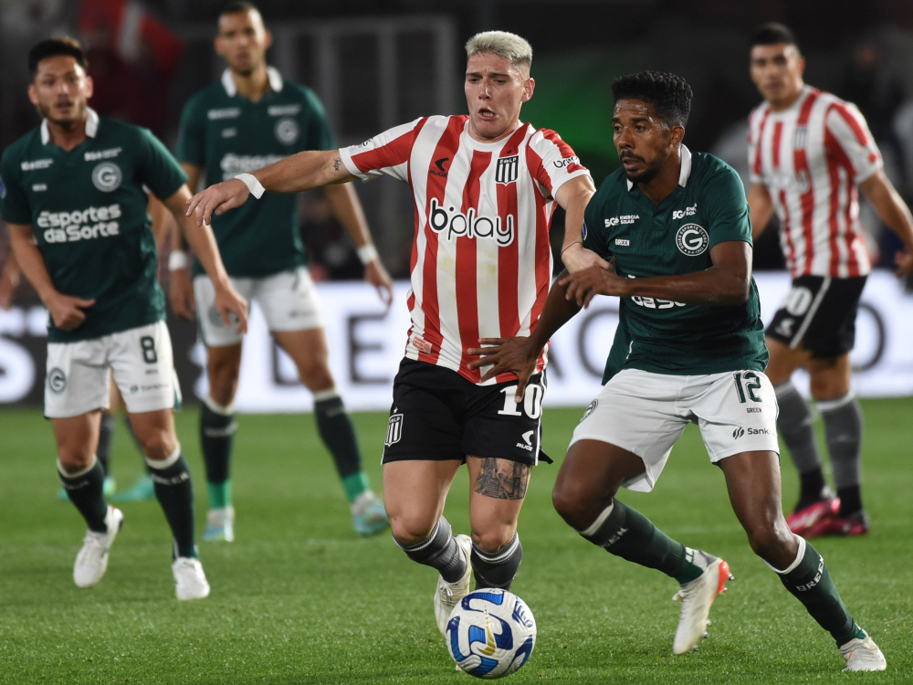 Estudiantes derrotó 3-0 a Goiás por la Ida de los octavos de final