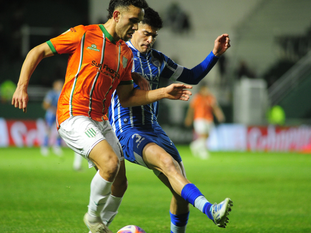 Banfield se impuso 2-0 ante Godoy Cruz
