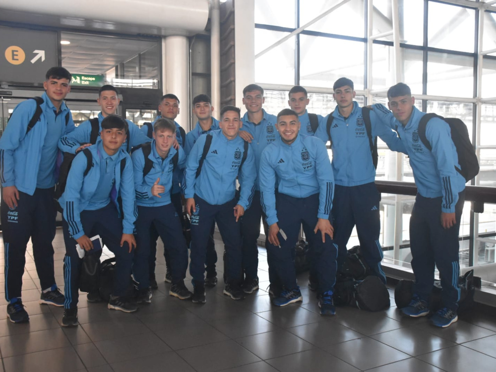 La Selección Sub 20 de fútbol playa ya se encuentra en la ciudad de Iquique