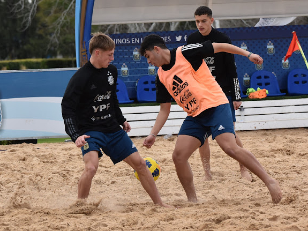La Selección Sub 20 de fútbol playa comenzó otra semana de trabajo para el Sudamericano