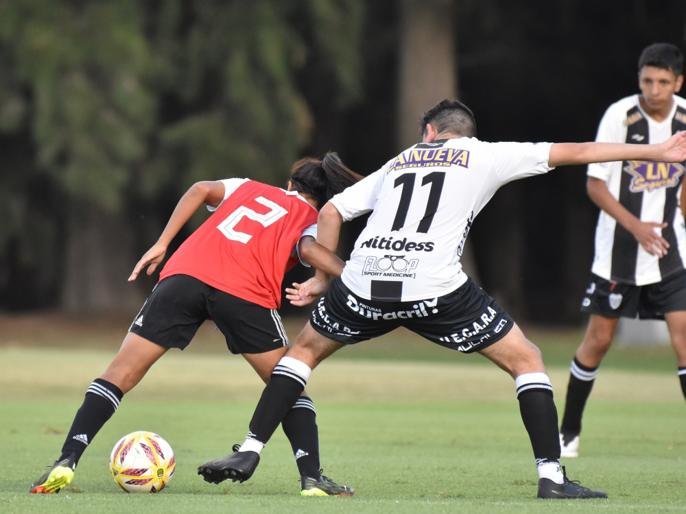 Último entrenamiento de la preselección femenina en Ezeiza