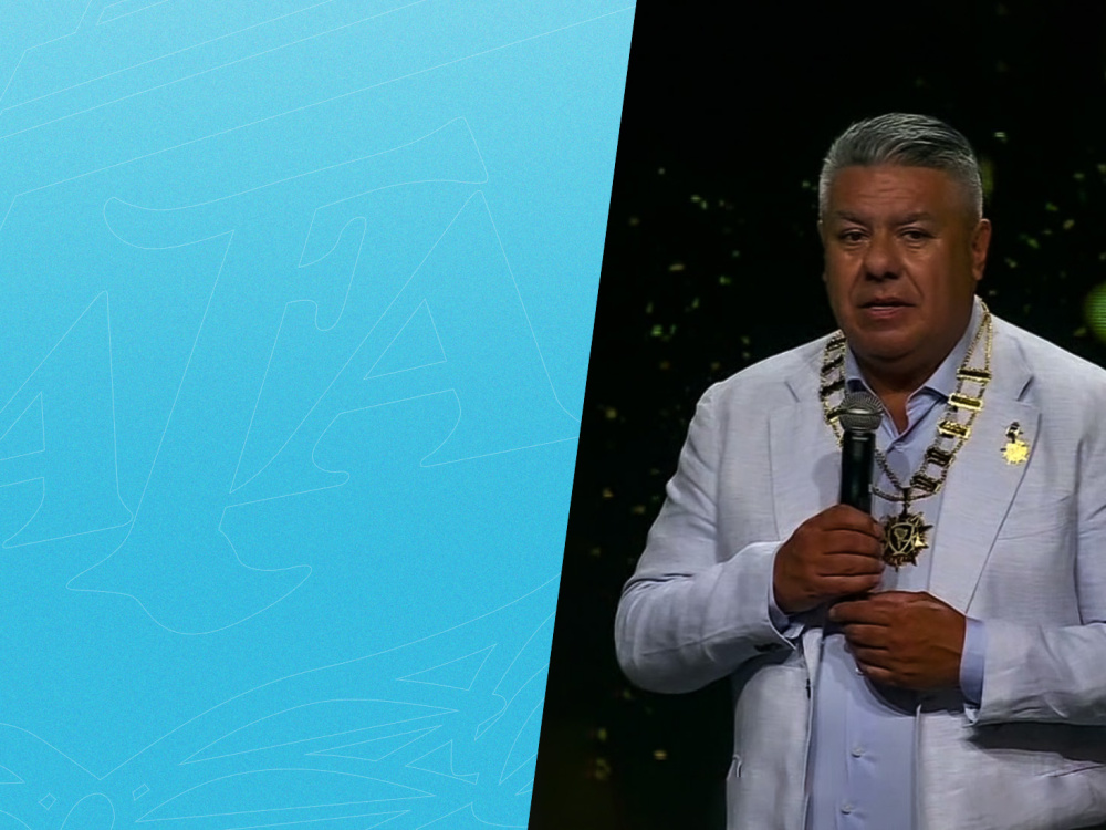 El presidente de la AFA, Claudio Tapia, recibió la condecoración de la Orden del Honor al mérito del Fútbol Sudamericano