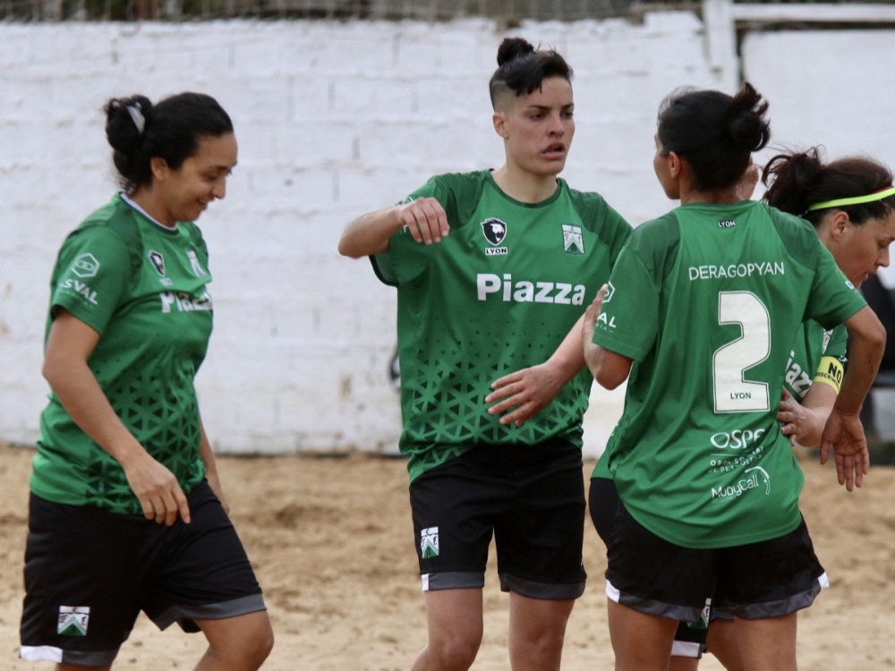 Fútbol Playa: Ferro superó a Argentino (R) y es único líder del torneo Clausura Femenino