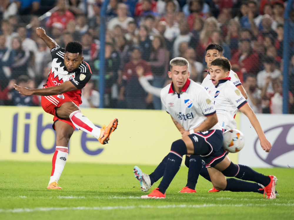 River Plate empató 2-2 ante Nacional