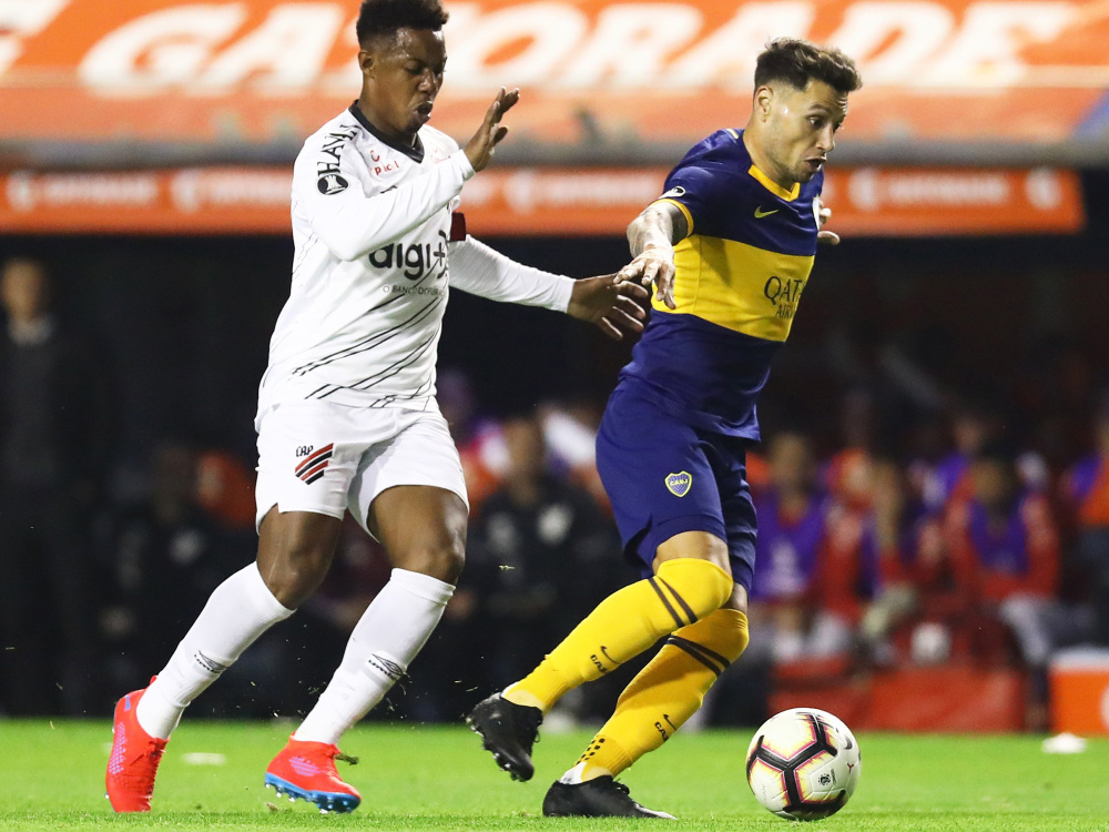Como local, Boca venció 2-0 a Athlético y se clasificó a cuartos de final