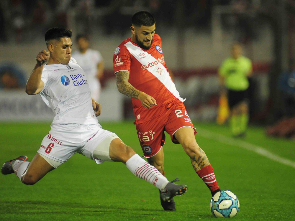 En el último partido de la fecha, Huracán igualó 0-0 ante Argentinos 