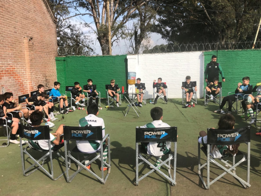 Sigue la tradición del tercer tiempo en el Fútbol Infantil